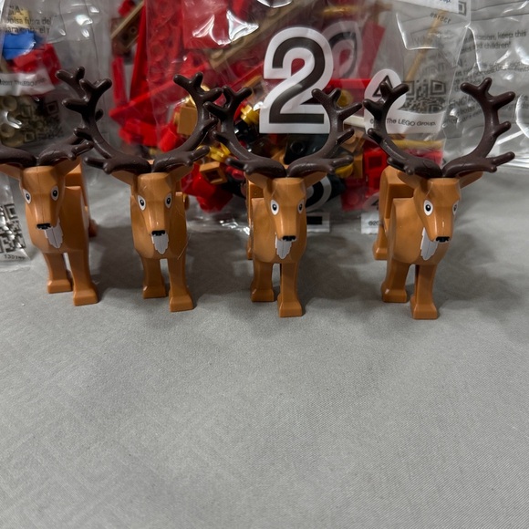 LEGO 40499 Festive Christmas Santa Sleigh Reindeer and Building Brick Blocks Set - Picture 3 of 11